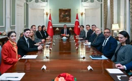 Cumhurbaşkanı Yardımcısı Cevdet Yılmaz, İngiltere’de Türk iş dünyası ve Kıbrıslı Türk toplum temsilcileriyle buluştu