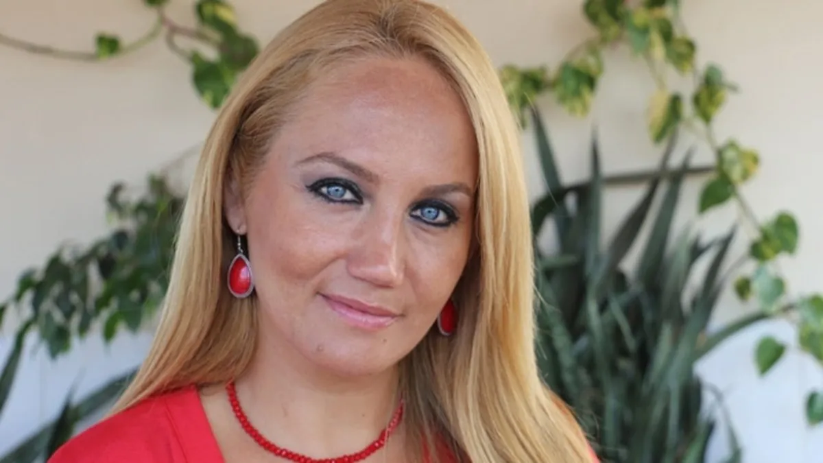Sanatçı Pınar Aydınlar’a terör soruşturması: Gözaltına alındı
