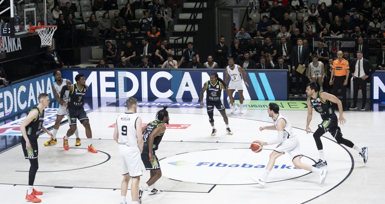 Beşiktaş Fibabanka ‘100’ledi